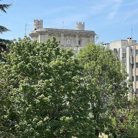 Dom wakacyjny Chez Helene, Calme Et Verdure Au Centre Historique Vincennes